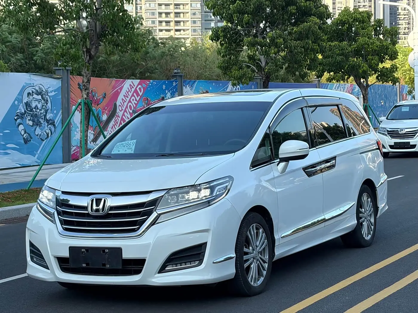 Honda Elysion 2016 — Photo 1/20