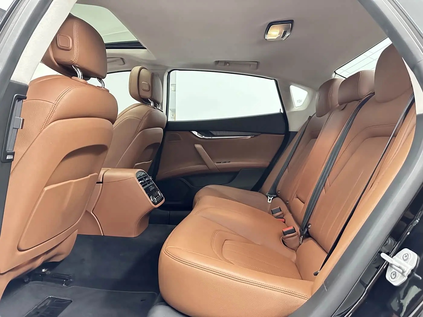 Maserati Quattroporte 2017 — Şəkil 10/20