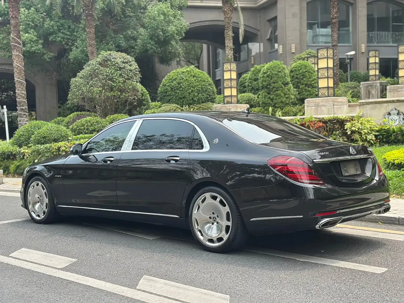 Mercedes-Benz Maybach S-Class 2020 — Photo 4/20