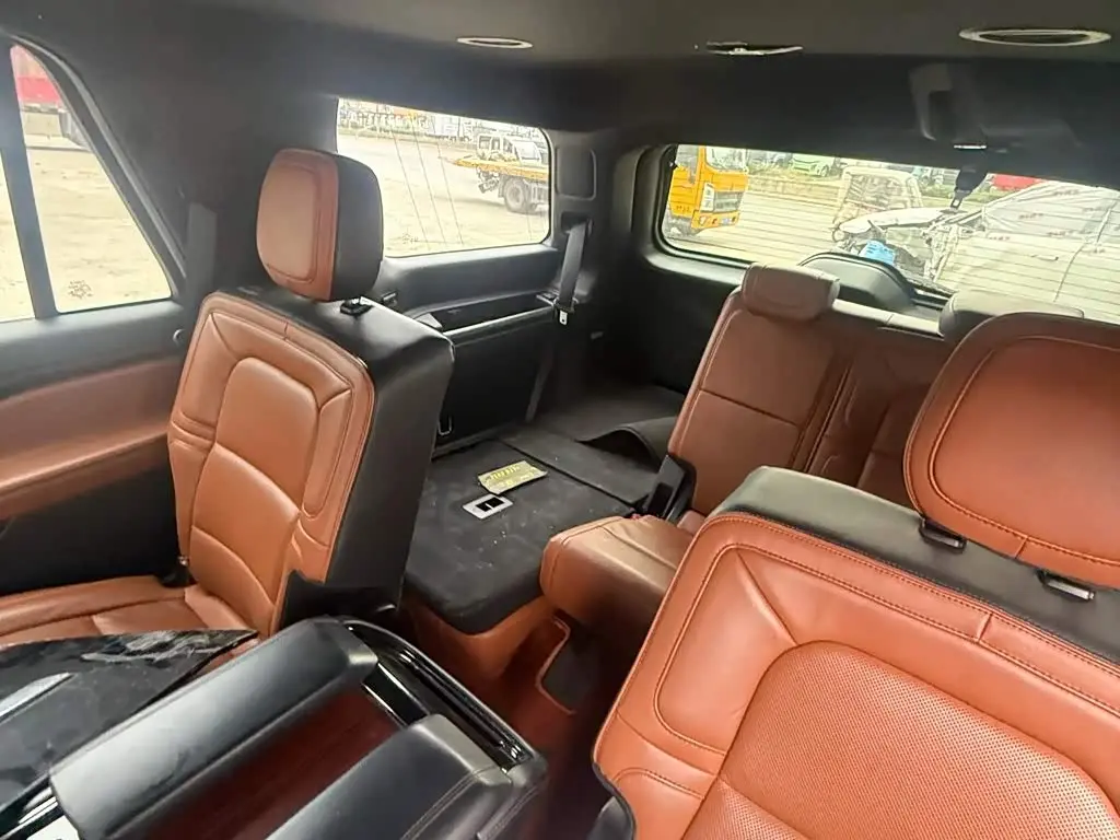 Lincoln Navigator 2018 — Şəkil 5/5