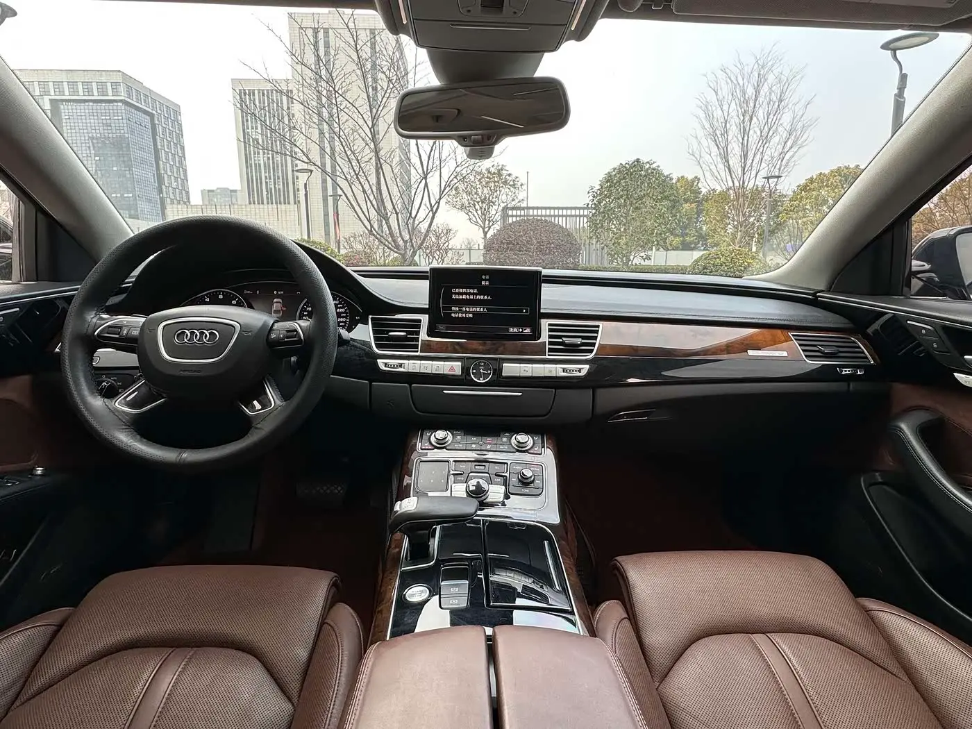Audi A8 2016 — Фото 11/20