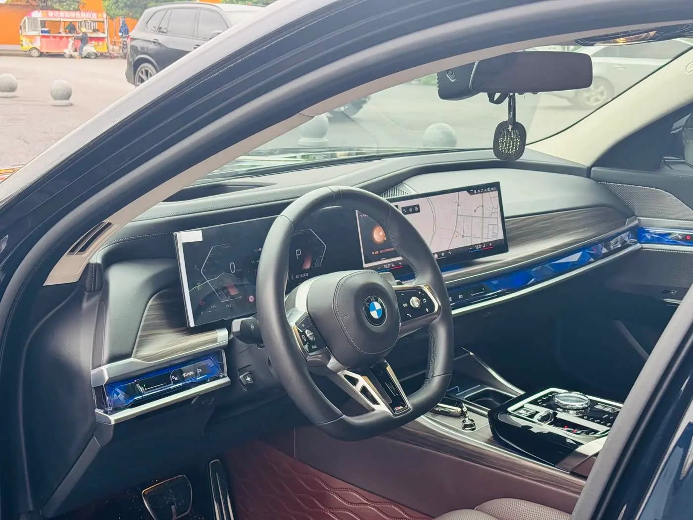 BMW 7 Series 2024 — Photo 14/20