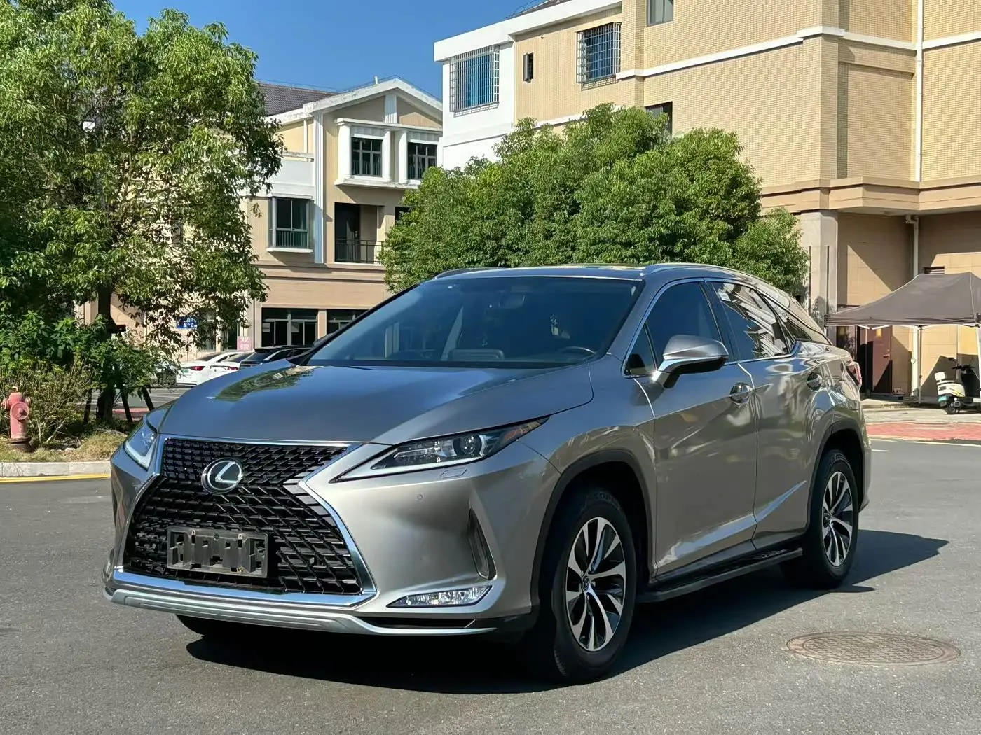 Lexus RX 2022 — Şəkil 1/9