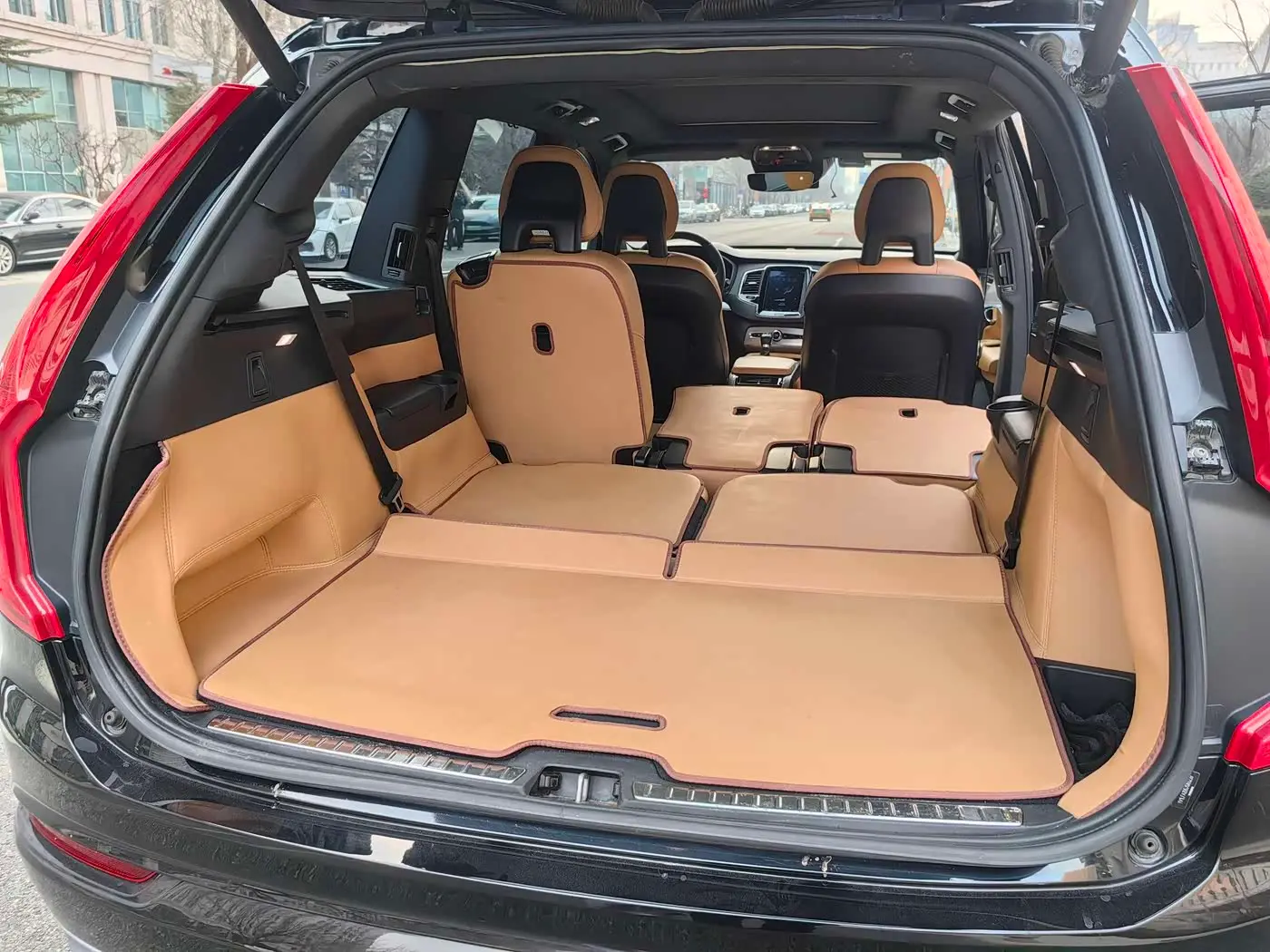 Volvo XC90 2018 — Фото 11/20