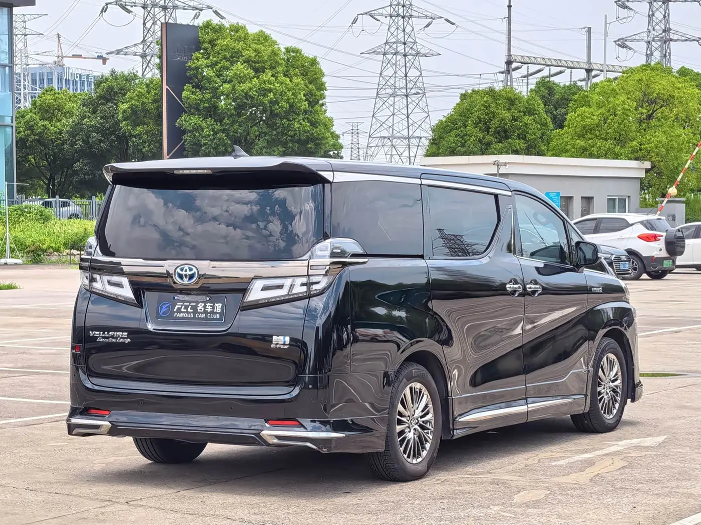 Toyota Vellfire 2020 — Photo 5/20