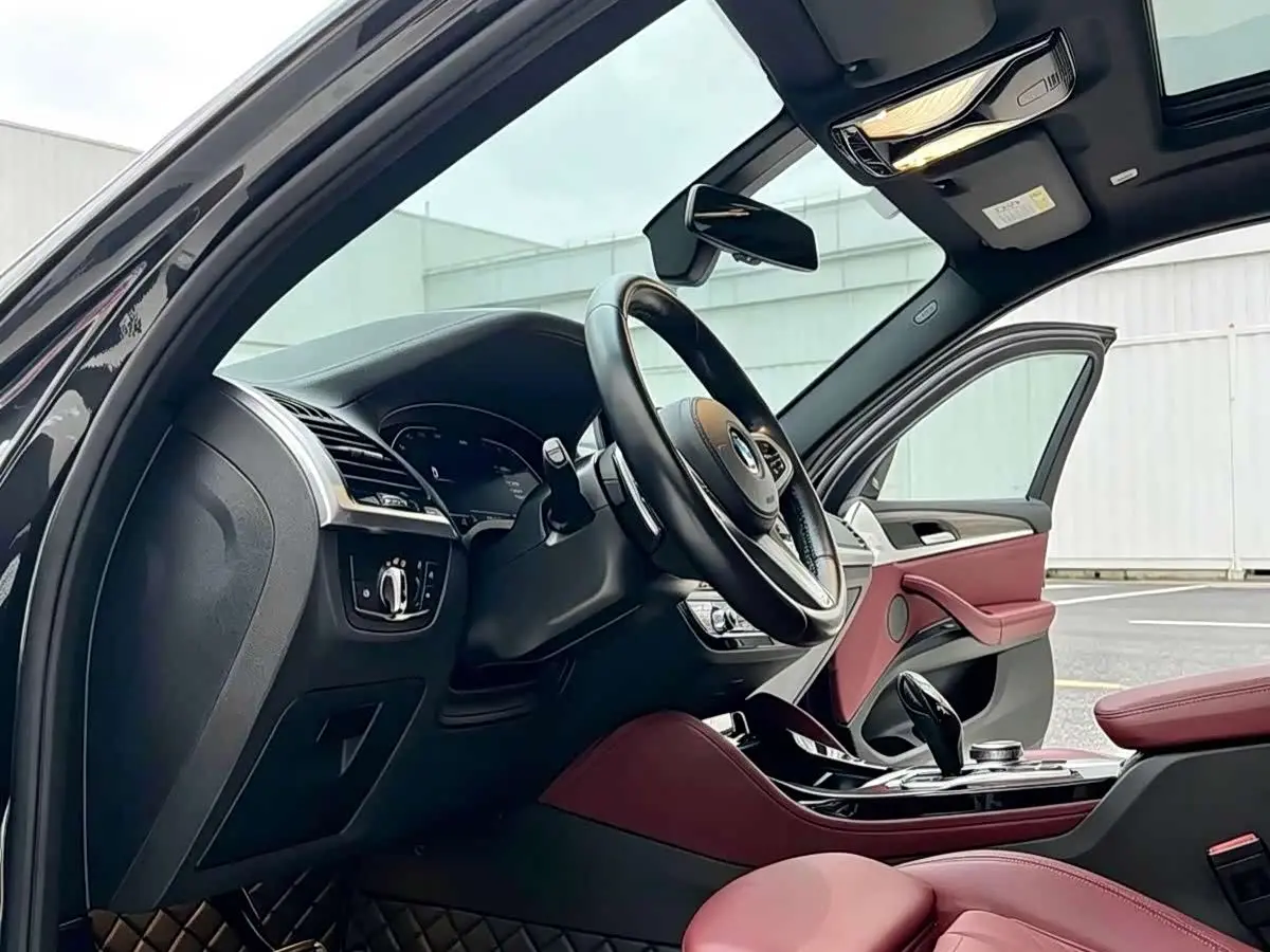 BMW X4 2021 — Photo 6/9