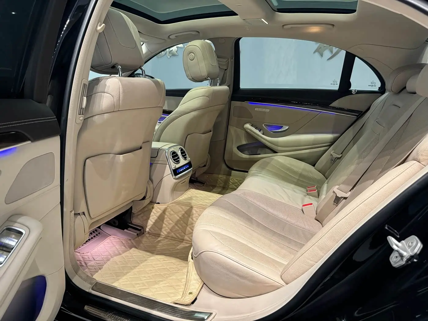 Mercedes-Benz S-Class 2016 — Photo 17/20