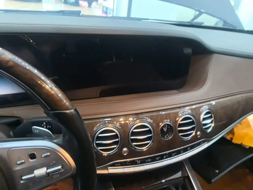 Mercedes-Benz S-Class 2019 — Photo 13/20