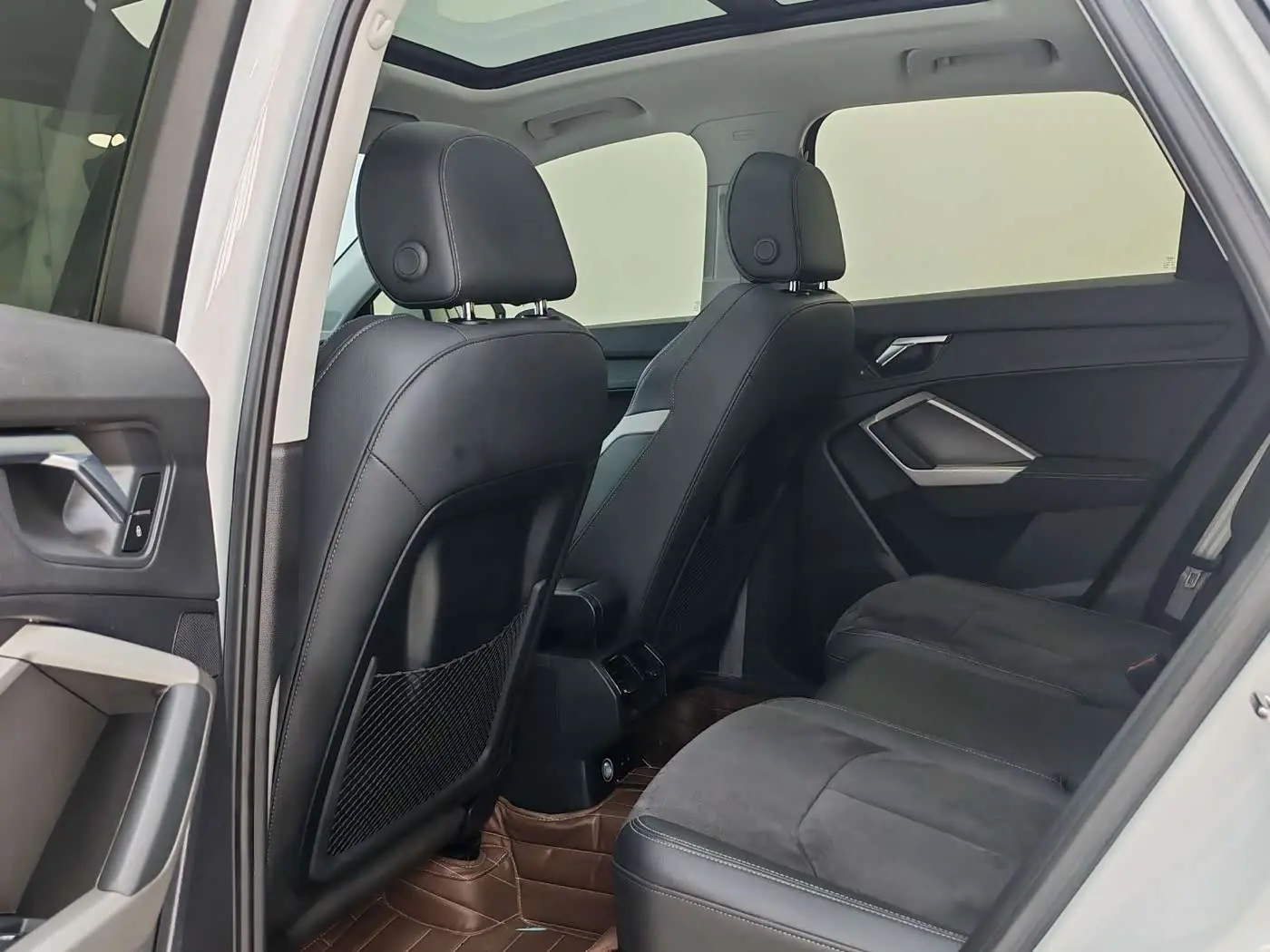 Audi Q3 2022 — ფოტო 8/18