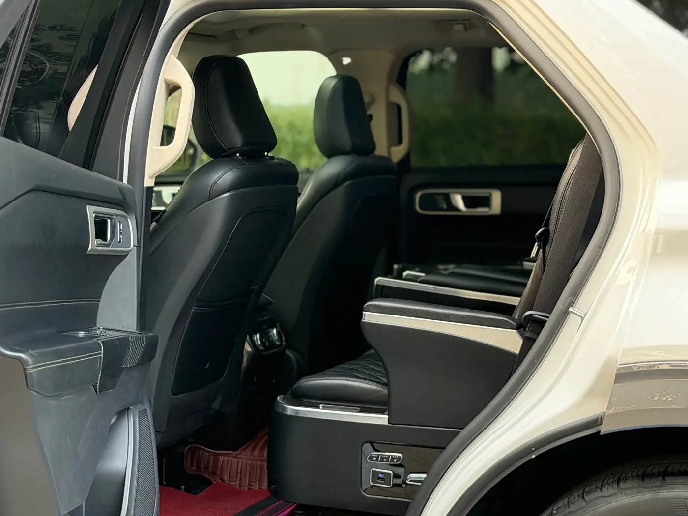 Ford Explorer 2021 — Şəkil 11/18