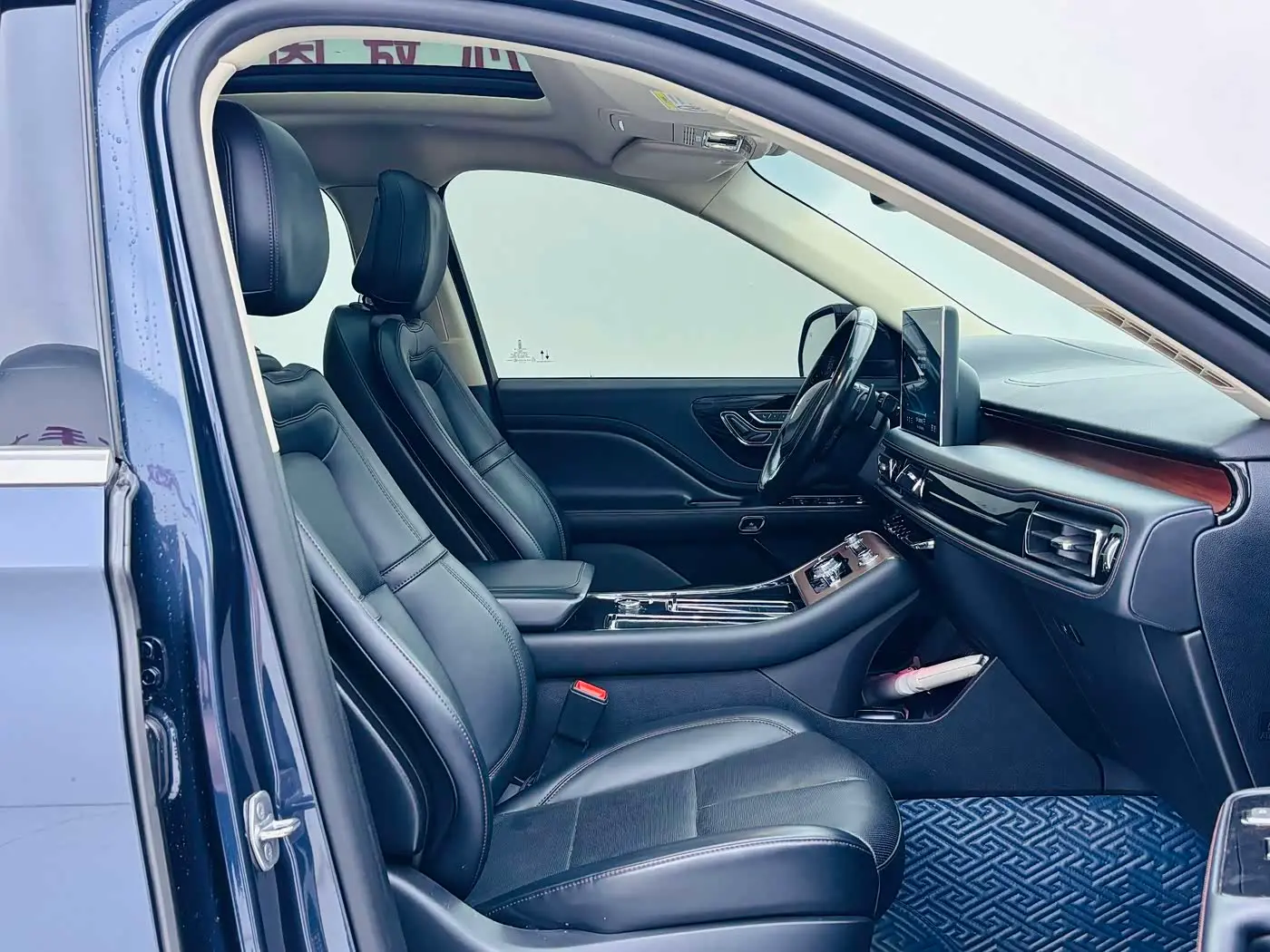Lincoln Aviator 2022 — Şəkil 10/19