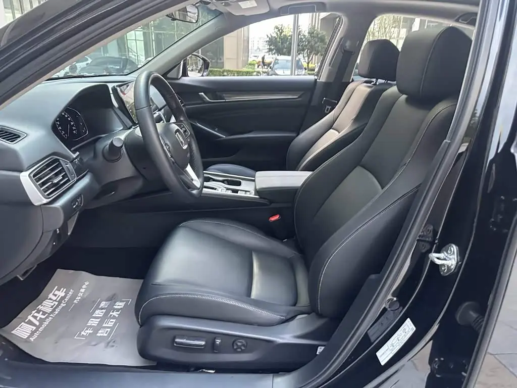 Honda Accord 2023 — Фото 9/14