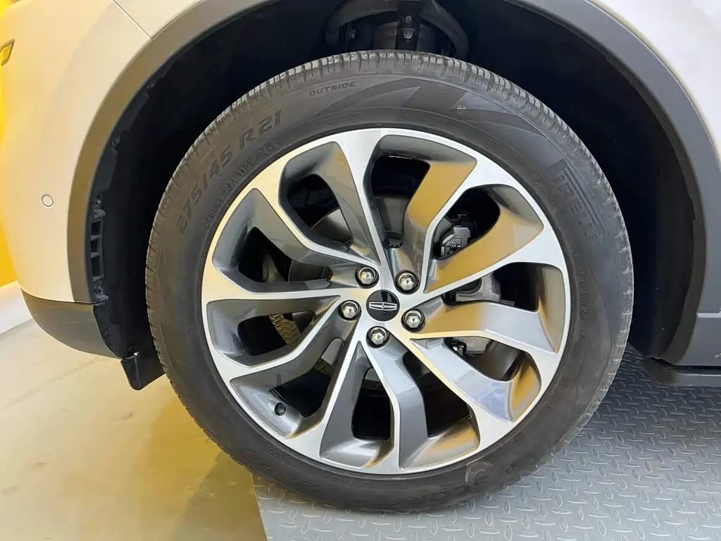 Lincoln Aviator 2021 — Photo 10/20