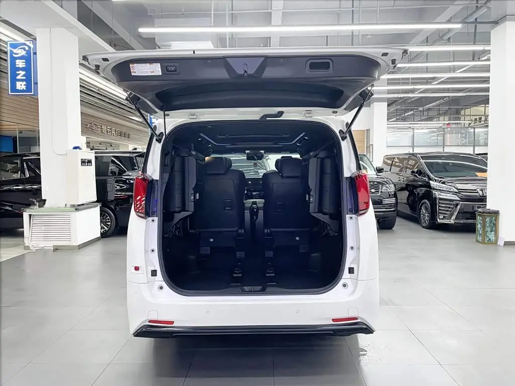 Toyota Alphard 2021 — Фото 15/16