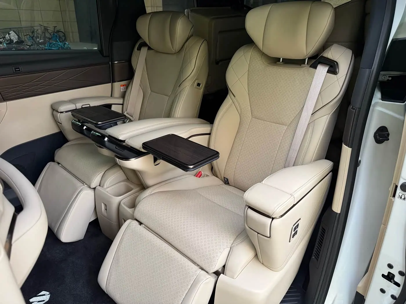 Toyota Alphard 2023 — Şəkil 11/17