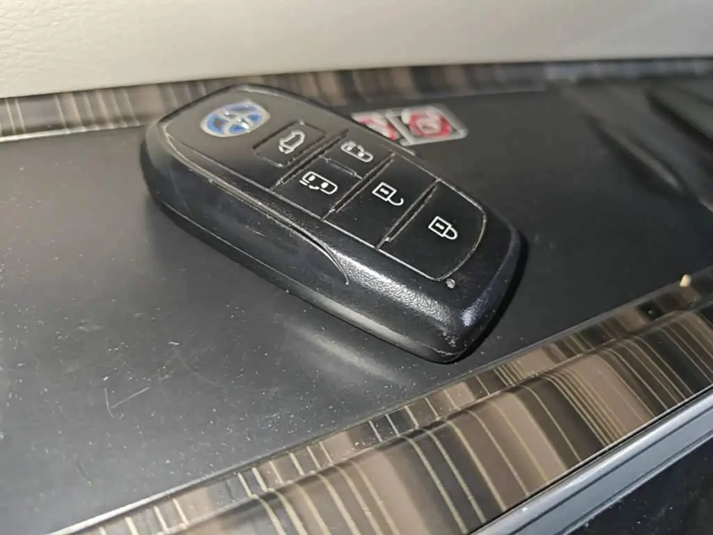 Toyota Granvia 2023 — Photo 9/20