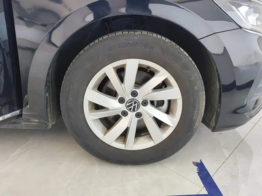 Volkswagen Passat 2025 — Photo 6/16