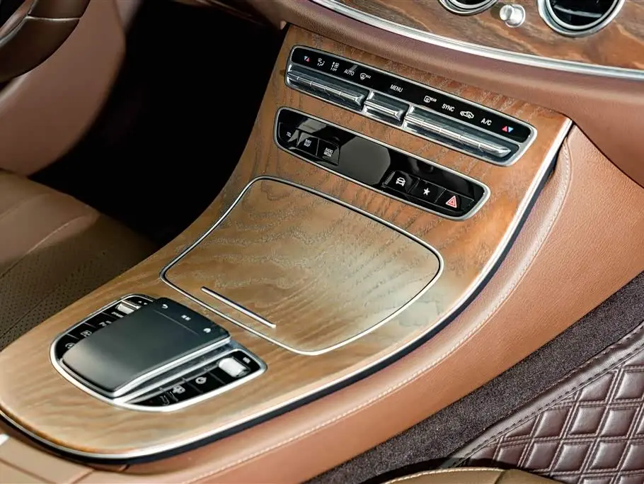 Mercedes-Benz E-Class 2024 — Şəkil 19/20