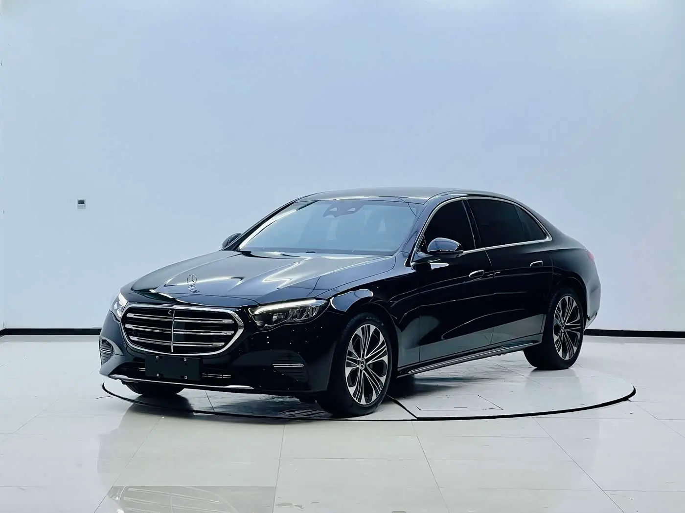 Mercedes-Benz E-Class 2026 — Şəkil 1/10