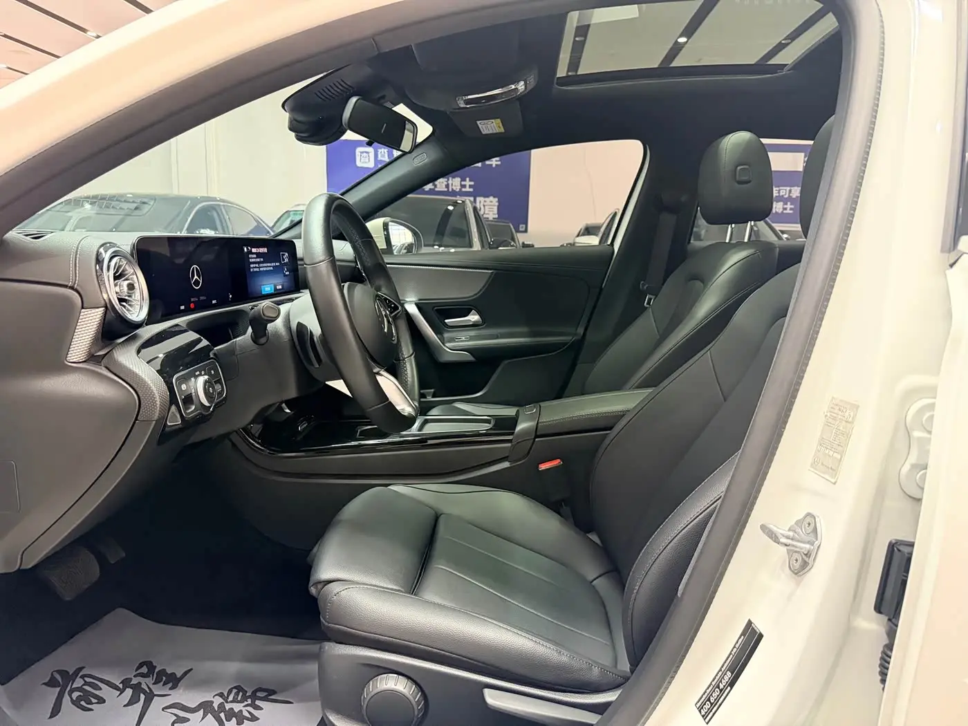 Mercedes-Benz A-Class 2024 — Фото 8/19