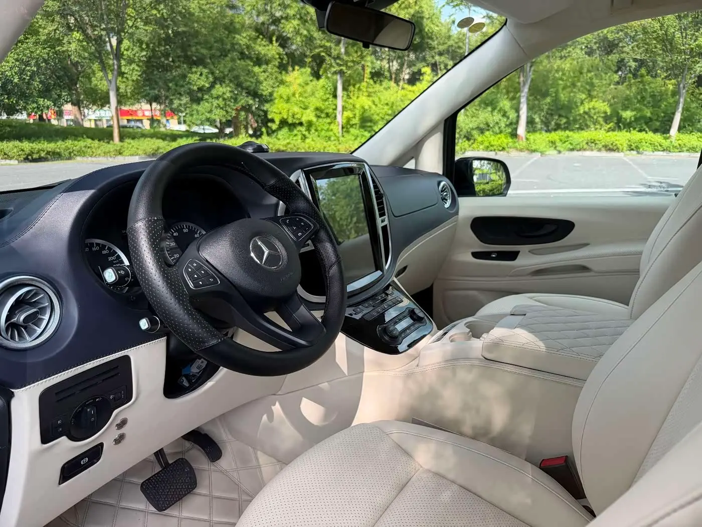 Mercedes-Benz Vito 2020 — Photo 4/17