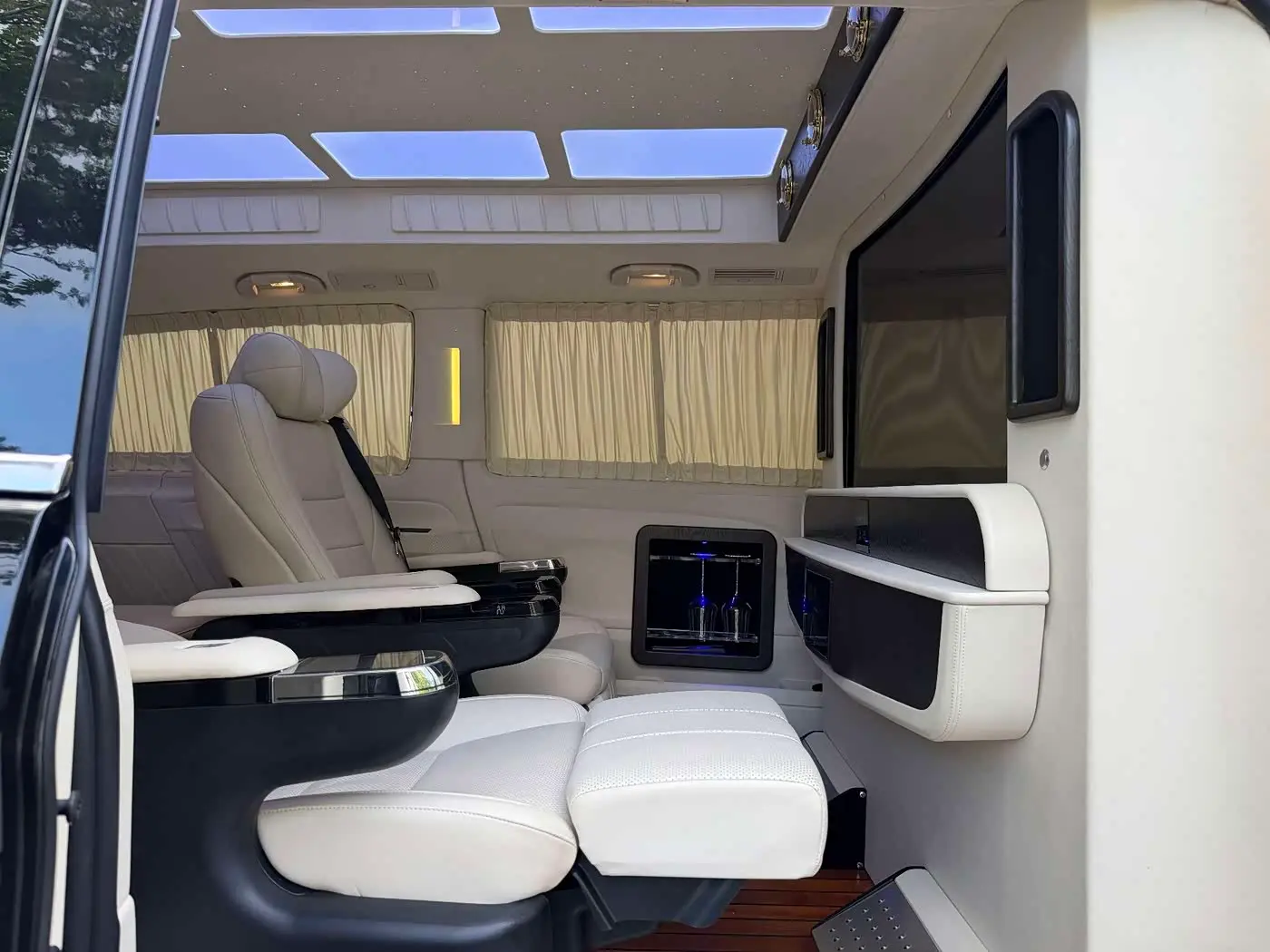 Mercedes-Benz Vito 2020 — Photo 12/17