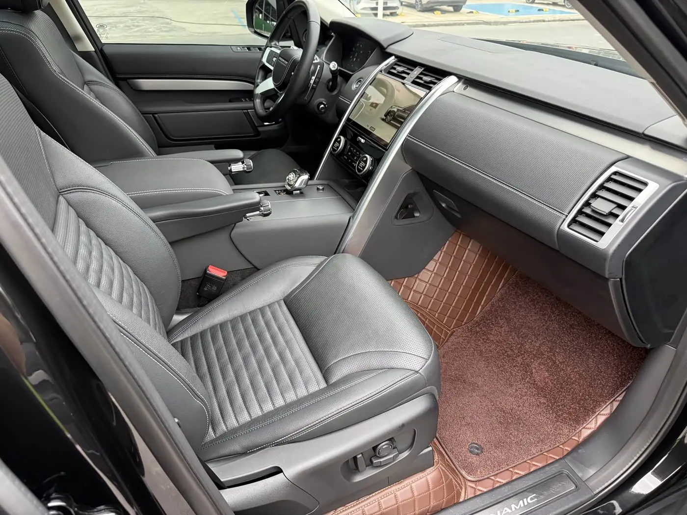 Land Rover Discovery 2022 — Şəkil 8/17