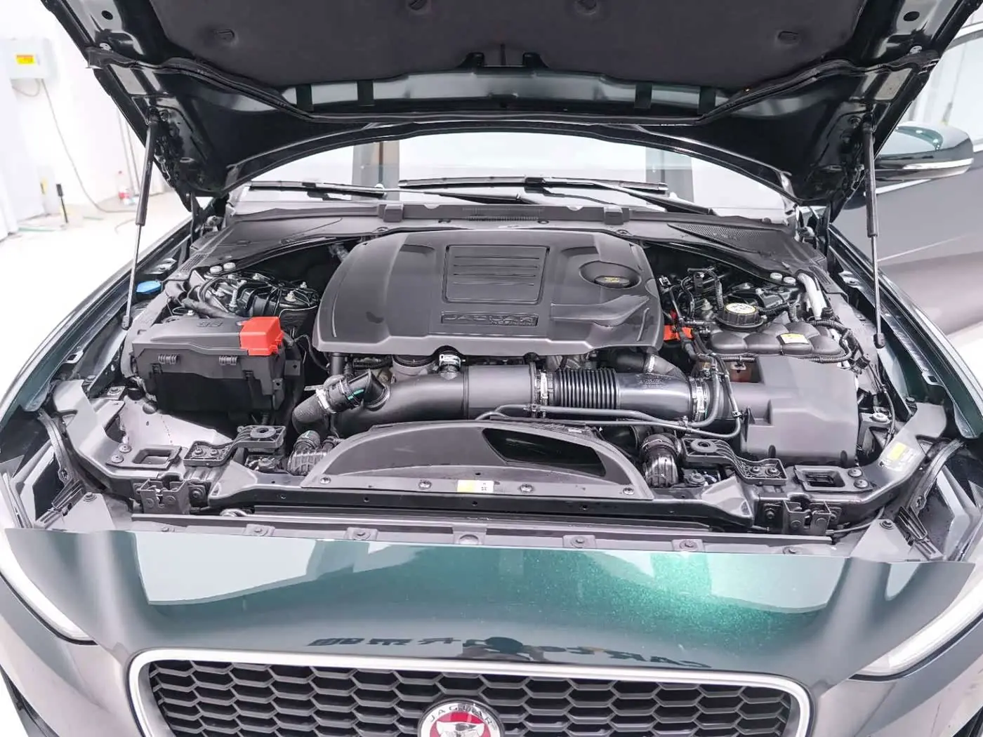 Jaguar XEL 2023 — Фото 18/20