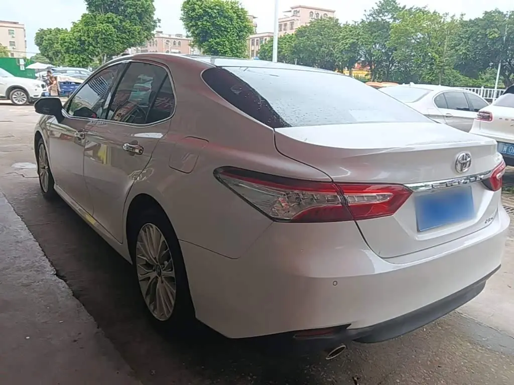 Toyota Camry 2020 — Photo 5/20