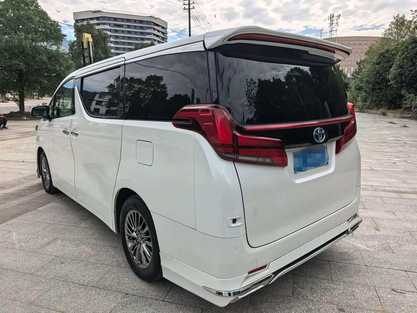 Toyota Alphard 2020 — Photo 13/13