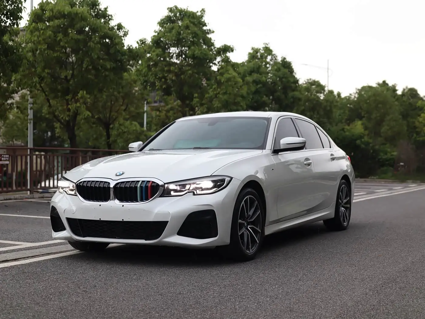 BMW 3 Series 2022 — Photo 1/20