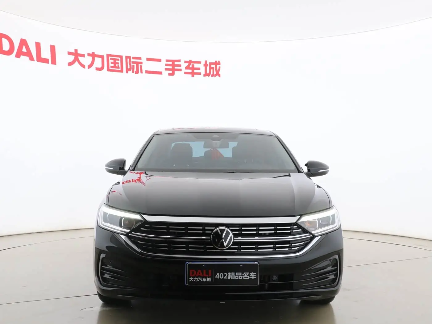 Volkswagen Sagitar 2024 — Photo 2/16