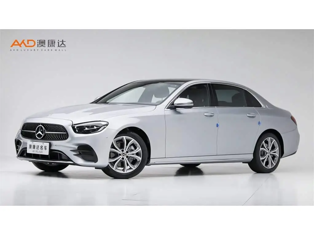 Mercedes-Benz E-Class 2022 — Photo 1/10