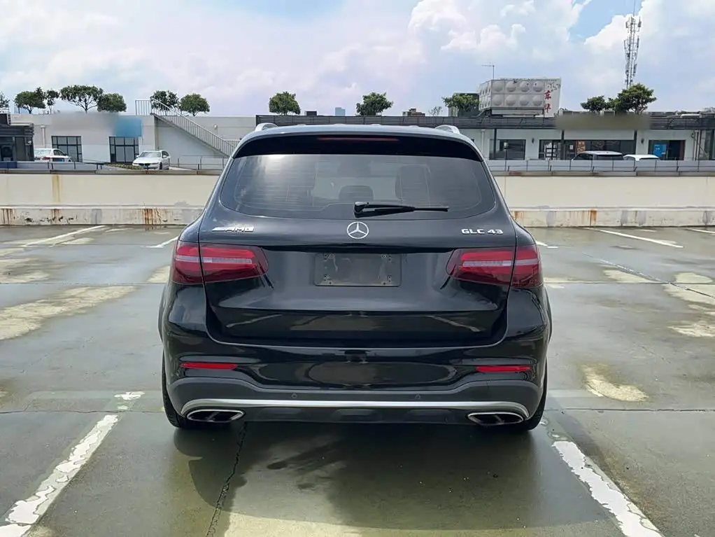 Mercedes-Benz GLC AMG 2018 — Photo 4/20