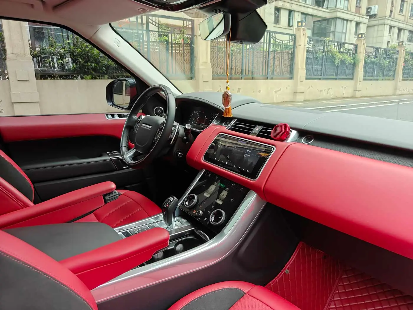 Land Rover Range Rover Sport 2022 — Photo 14/18