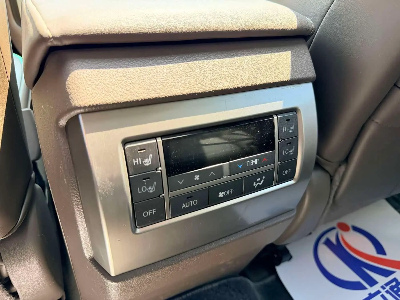 Lexus GX 2013 — Photo 8/16