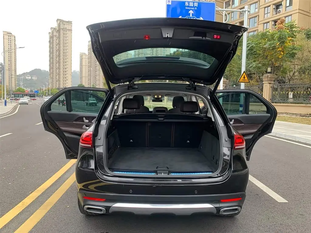 Mercedes-Benz GLE 2021 — Photo 8/20