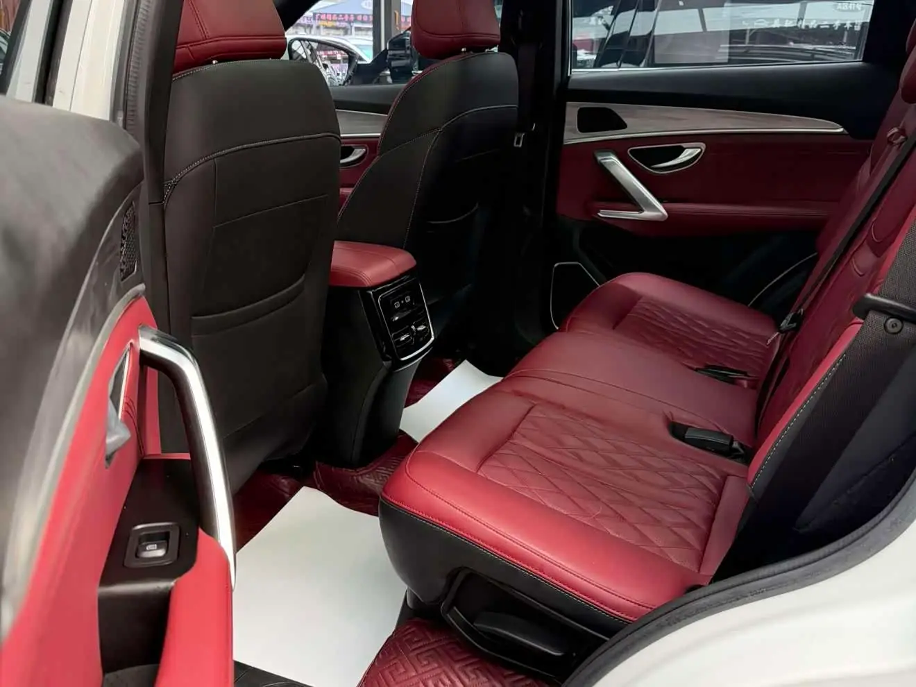 Jetour X70 PLUS 2023 — Photo 14/17