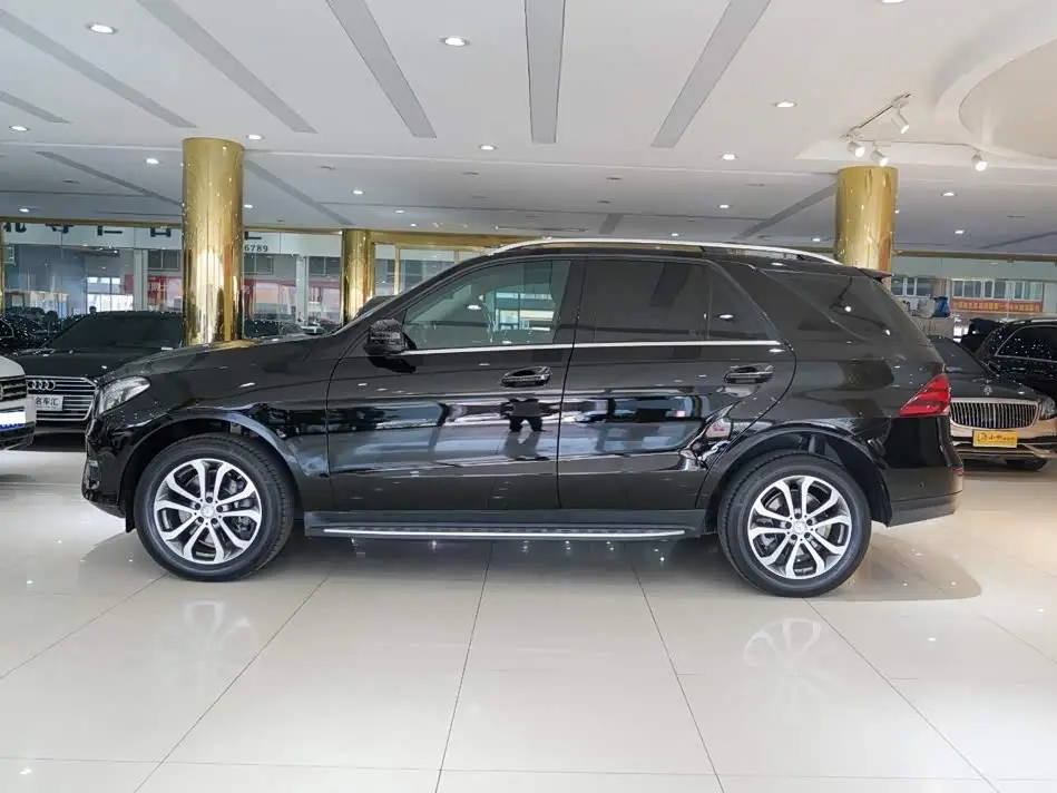 Mercedes-Benz GLE 2017 — Photo 14/17