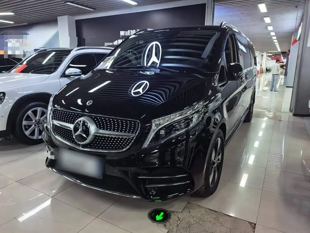 Mercedes-Benz V-Class 2021 — Photo 2/16
