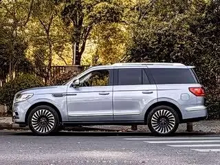 Lincoln Navigator 2020 — Photo 2/13