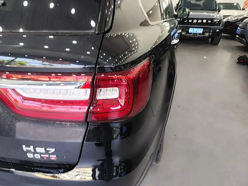 Hongqi HS7 2021 — Photo 8/20