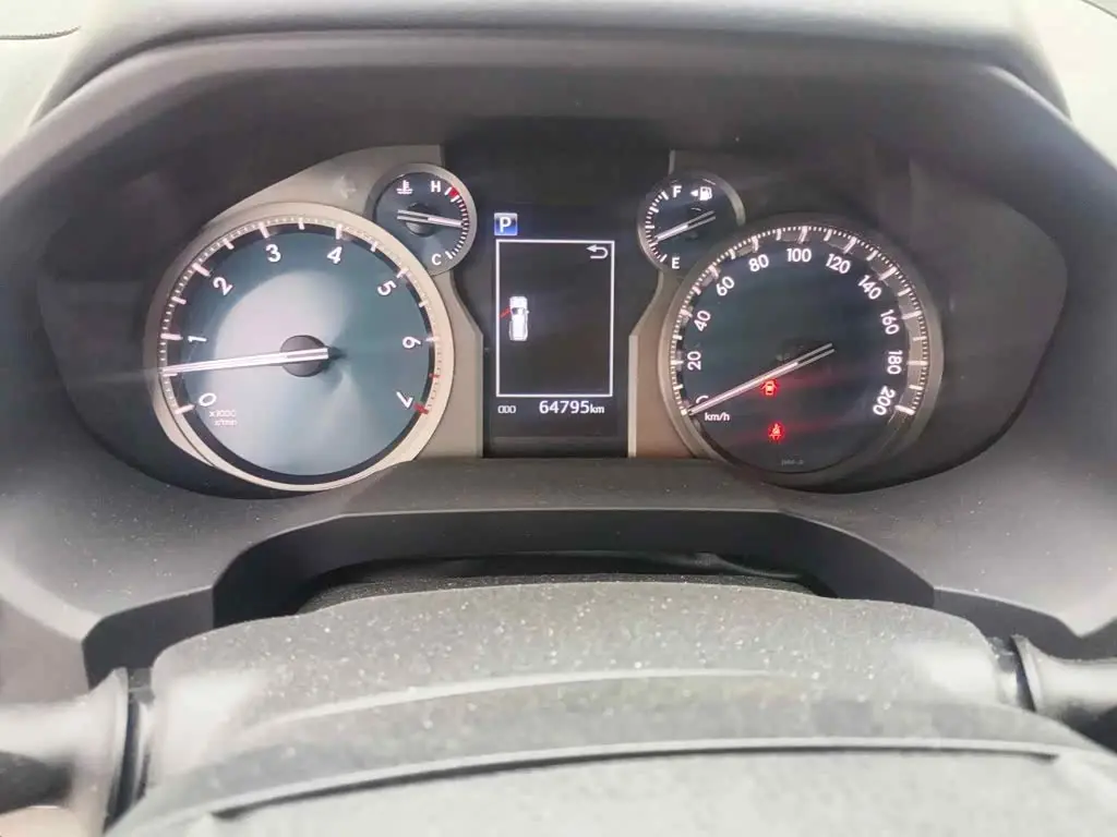 Toyota Prado 2019 — Photo 4/13