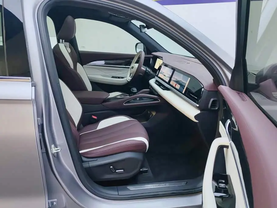 Geely Xingyue L 2023 — Фото 8/16