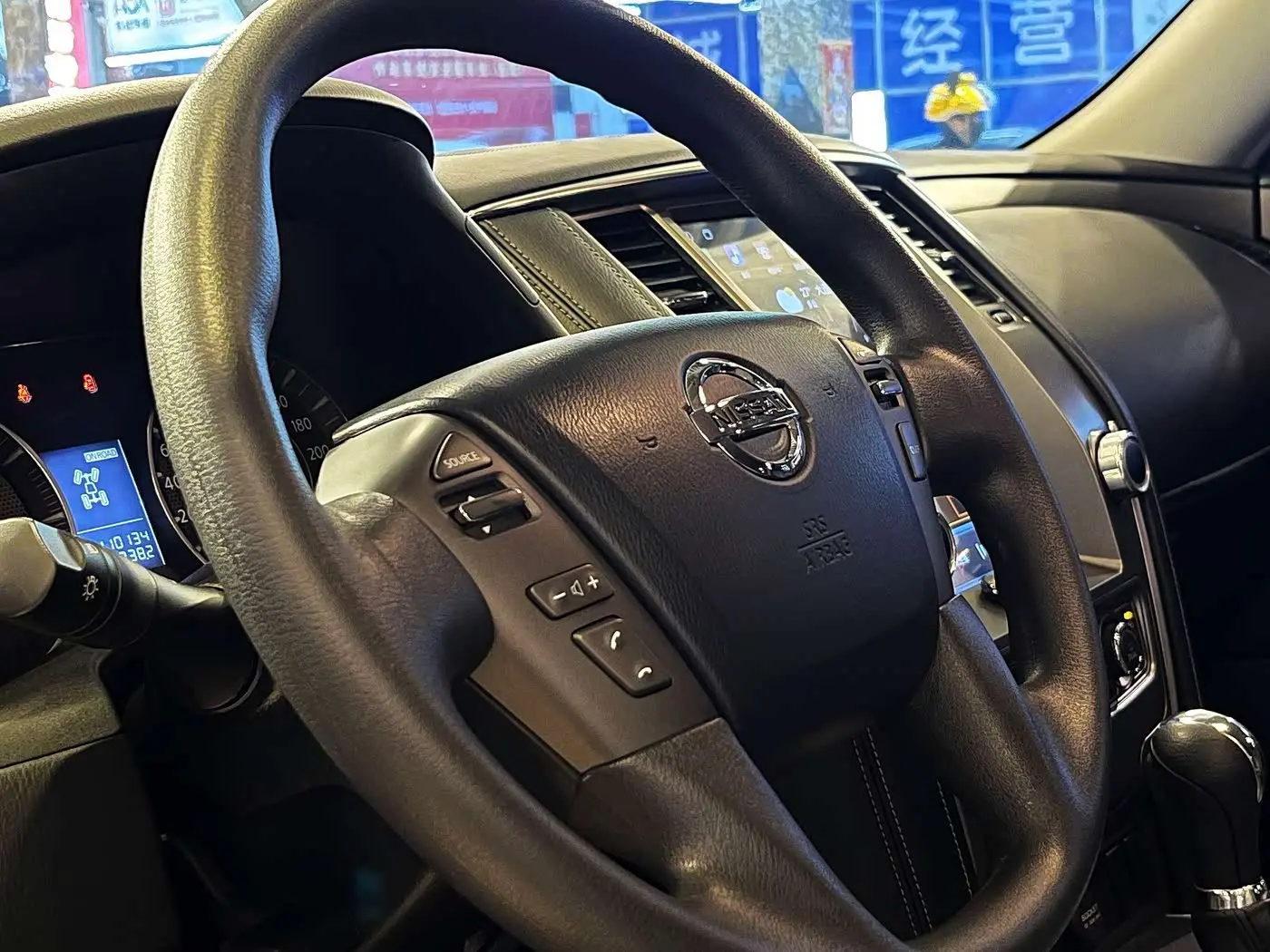 Nissan Patrol 2018 — Фото 12/20