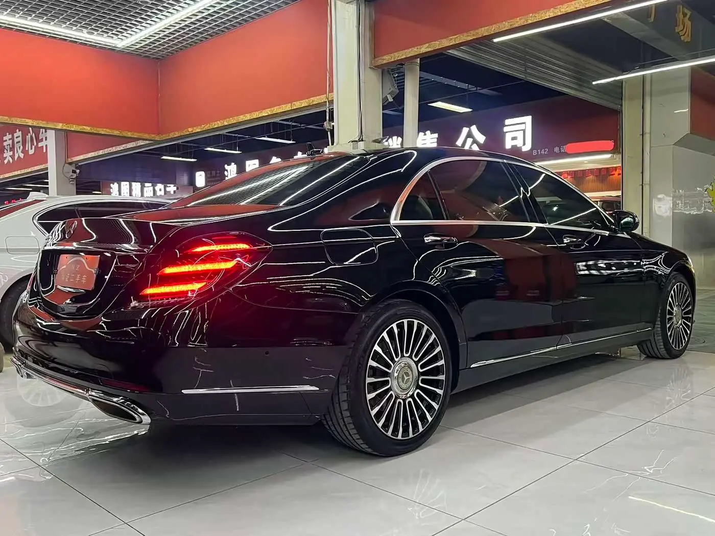 Mercedes-Benz S-Class 2019 — Photo 8/10