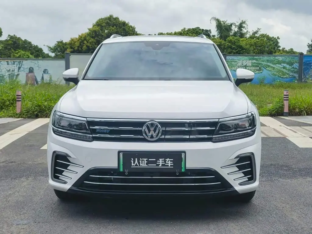 Volkswagen Tiguan L PHEV 2021 — Photo 2/20