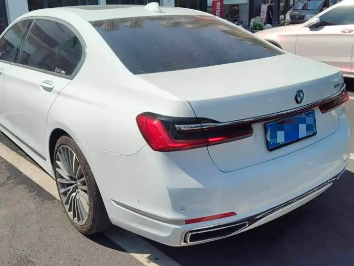 BMW 7 Series 2021 — Photo 5/12