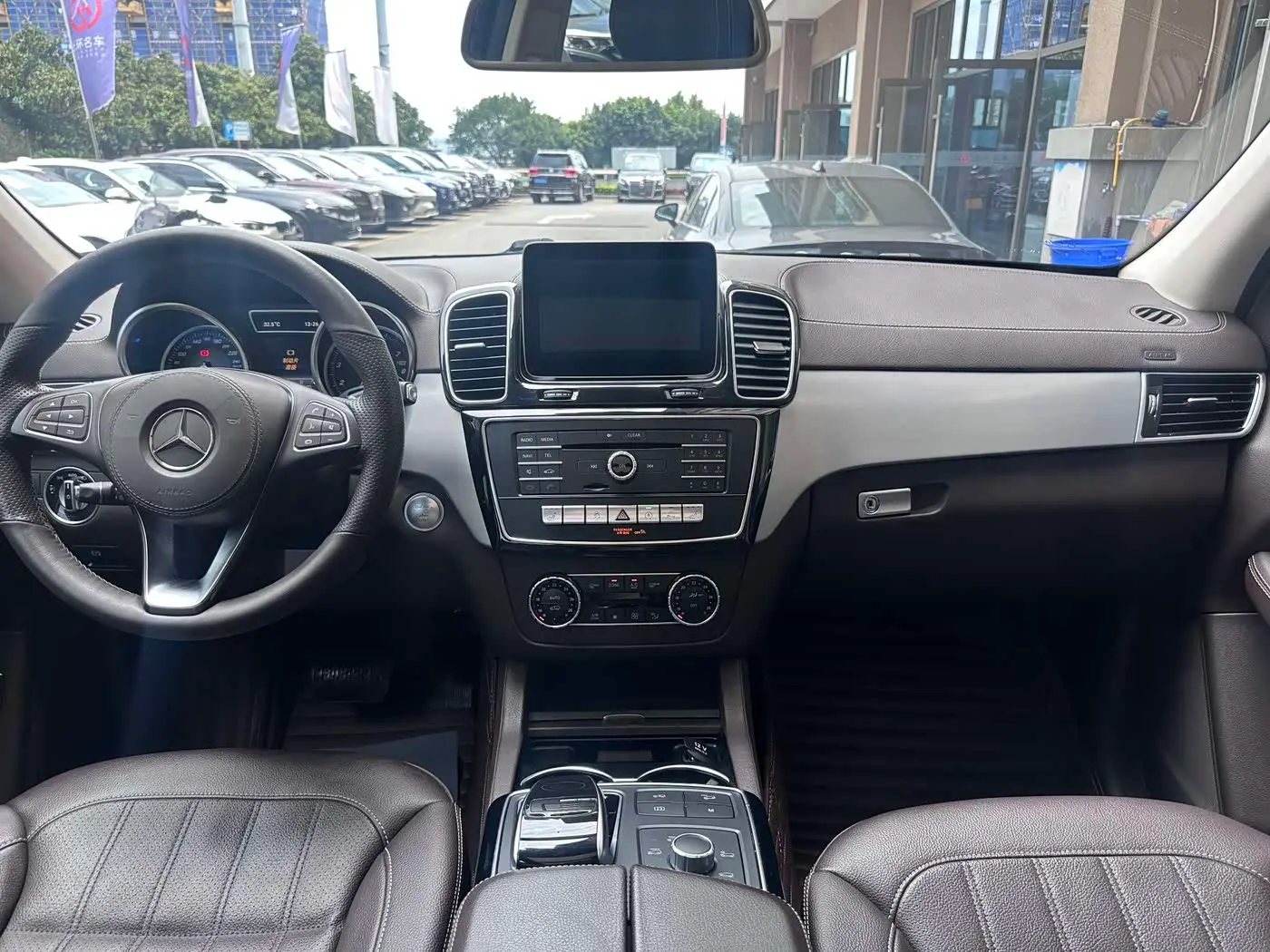 Mercedes-Benz GLS 2018 — Фото 12/16