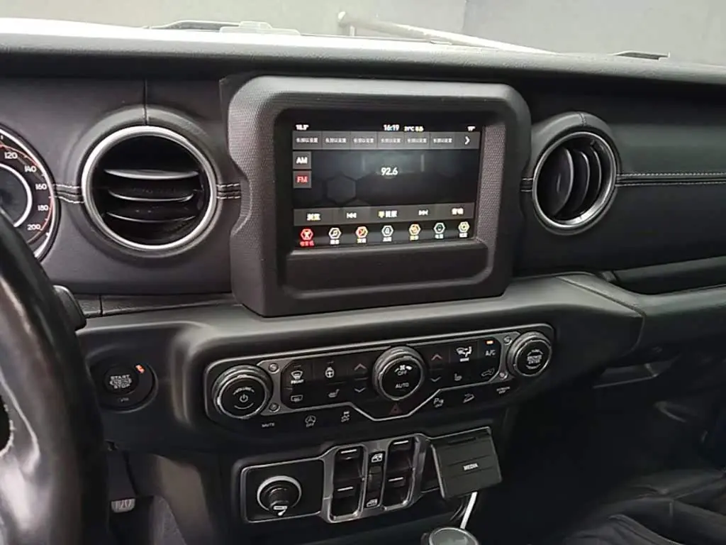 Jeep Wrangler 2020 — Photo 13/20